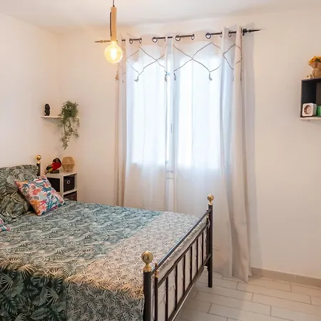 Hébergement de vacances Maison De 3 Avec Jardin Clos Et Wifi A