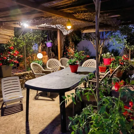 Maison De Charme A Avec Vue Sur Jardin Et Montagne *